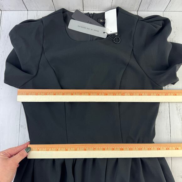 NWT Black Halo Black Crepe Chadwick Mini Dress Short Sleeve Round Neck Size 6 - Picture 10 of 16
